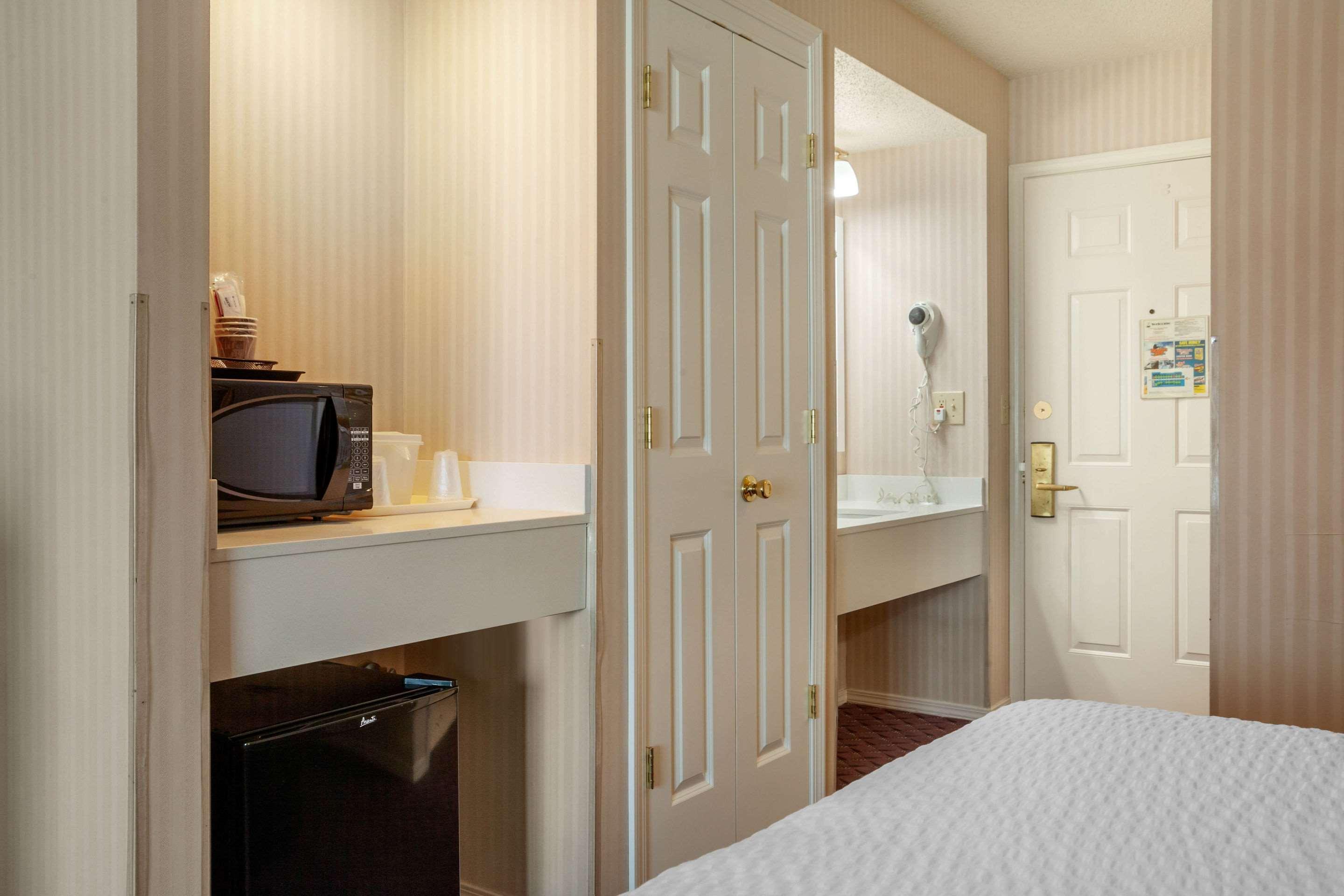 The Wisconsin Hotel & Conference Center ウィスコンシン デルズ エクステリア 写真