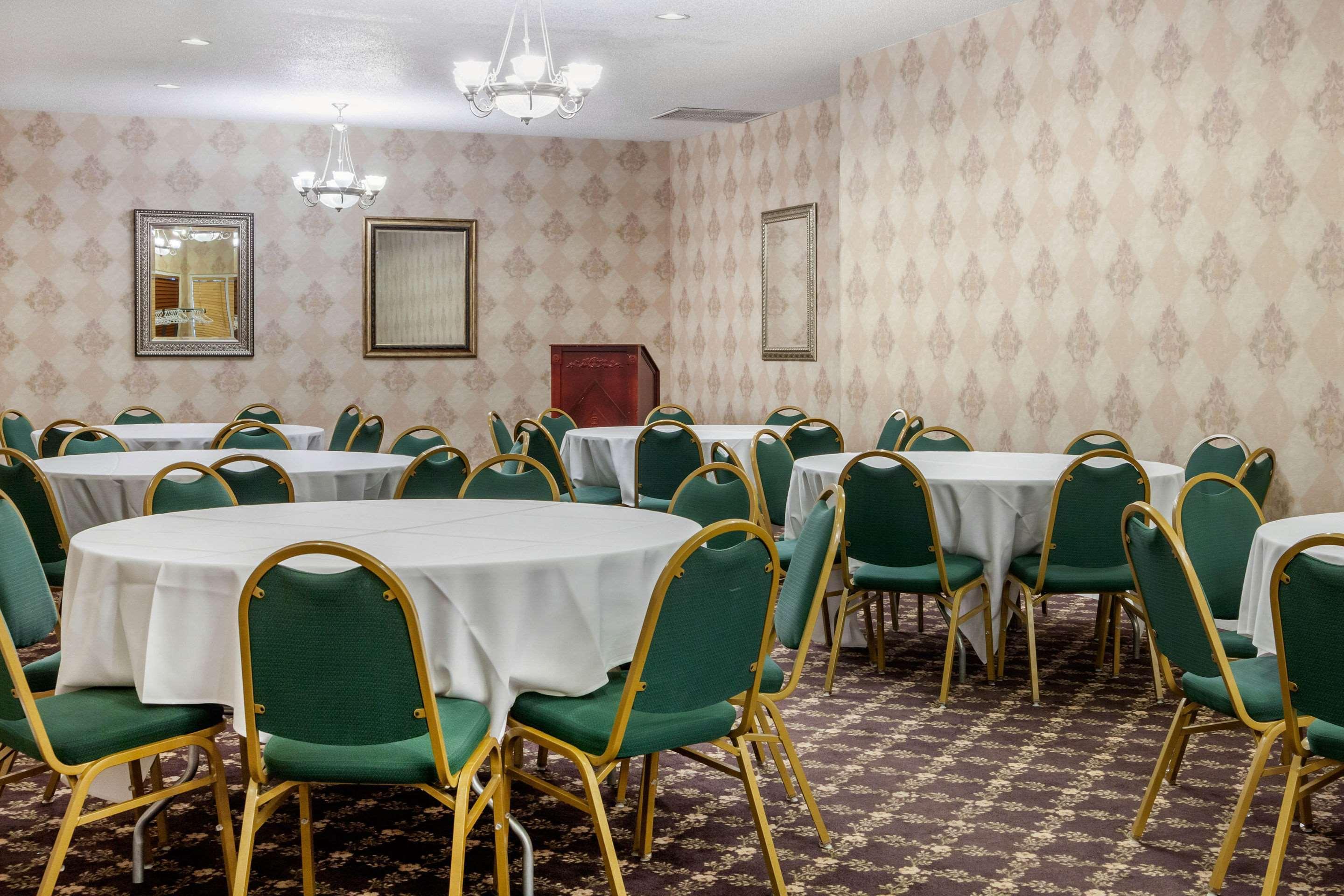 The Wisconsin Hotel & Conference Center ウィスコンシン デルズ エクステリア 写真