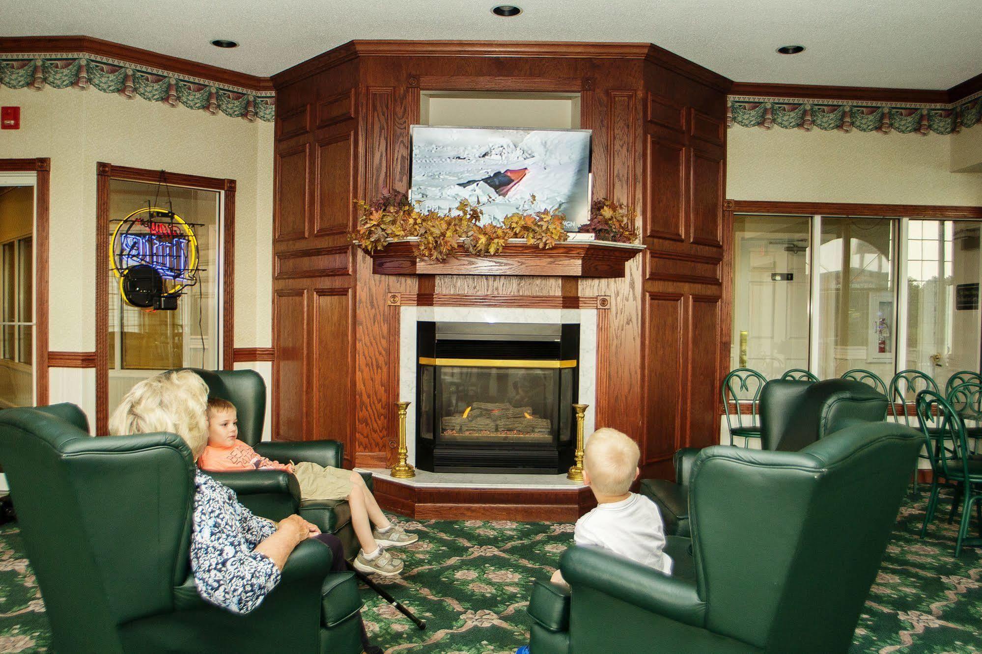 The Wisconsin Hotel & Conference Center ウィスコンシン デルズ エクステリア 写真